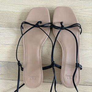 Abercrombie & Fitch Tan Strappy Sandals